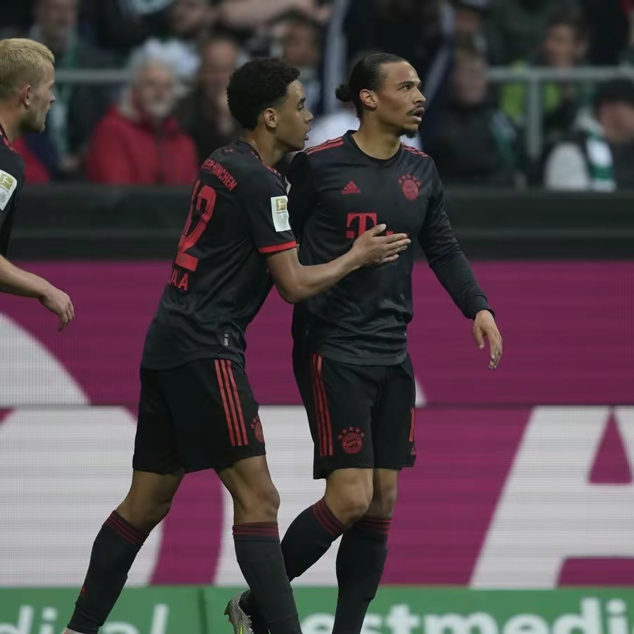 尼斯训练开放日；关键时刻遗憾出局引欢呼；德甲在即；年轻球员得到机会的简单介绍-九游